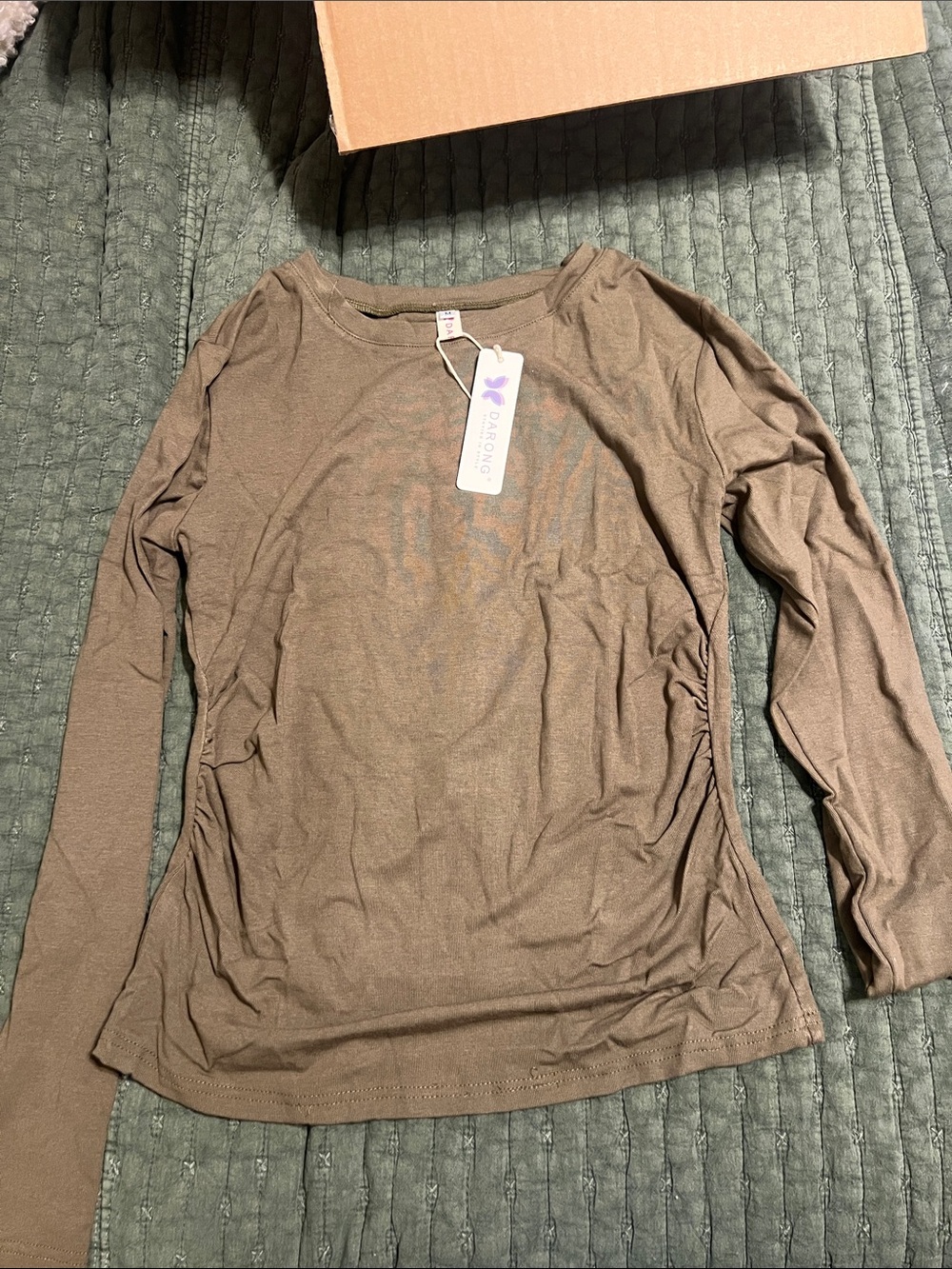 Darong Taupe/green Long-Sleeve Women's Top with ruching